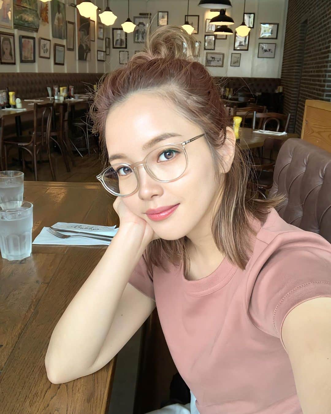 Lilmeのインスタグラム：「去年の今頃〰️〰️🐤🐤💛#メガネ」