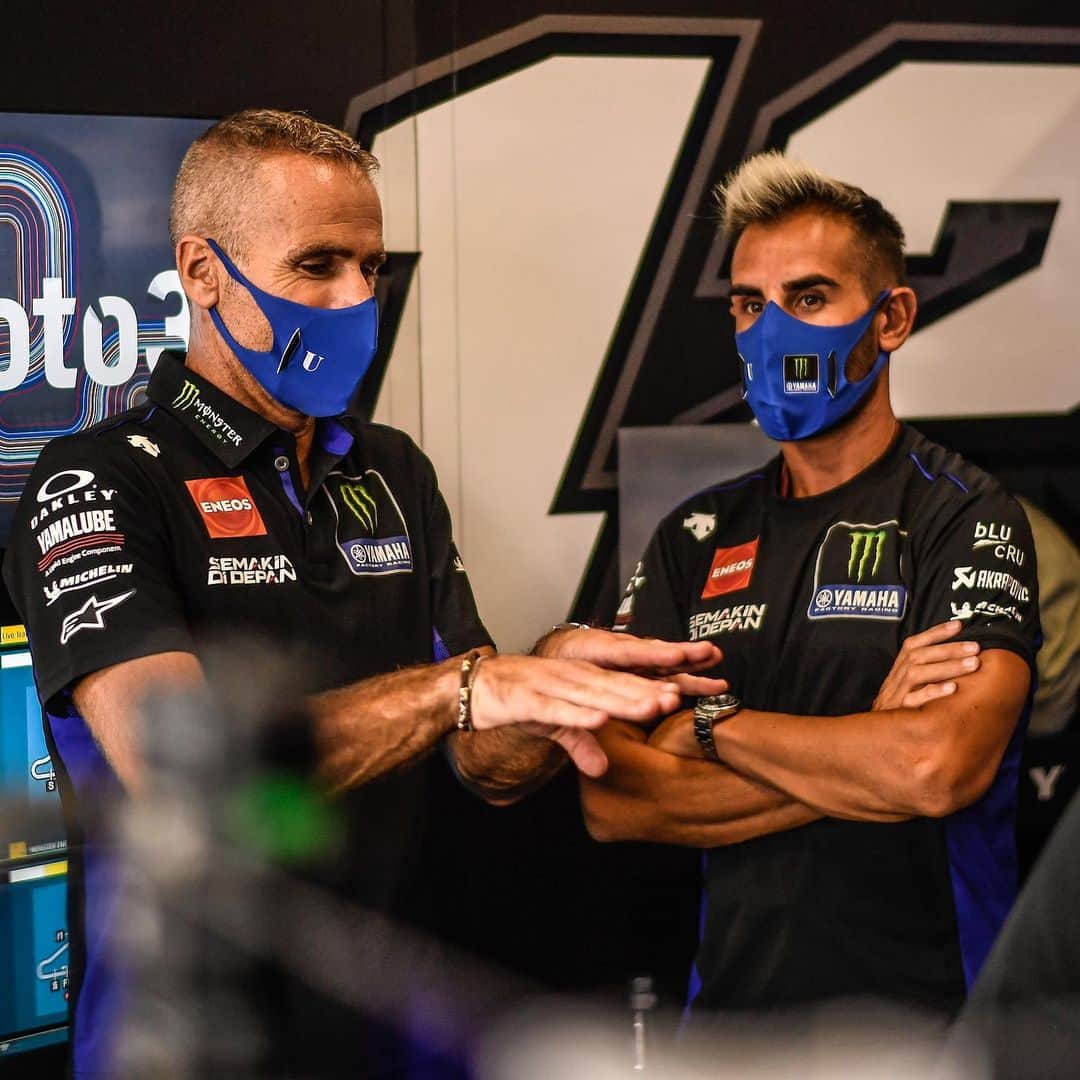 YamahaMotoGPさんのインスタグラム写真 - (YamahaMotoGPInstagram)「Rate our new U-Earth Biotech U-Masks 😷 🔝  Thanks to @u.mask's reusable U-Masks and air purifiers, our riders and staff at the circuits and at the YMR headquarters can breathe clean air, free from viruses and germs, using a unique biotechnology 🌱   #MonsterYamaha  #MotoGP  #CzechGP  #BreatheTheFuture  #WarToCovid」8月7日 20時08分 - yamahamotogp