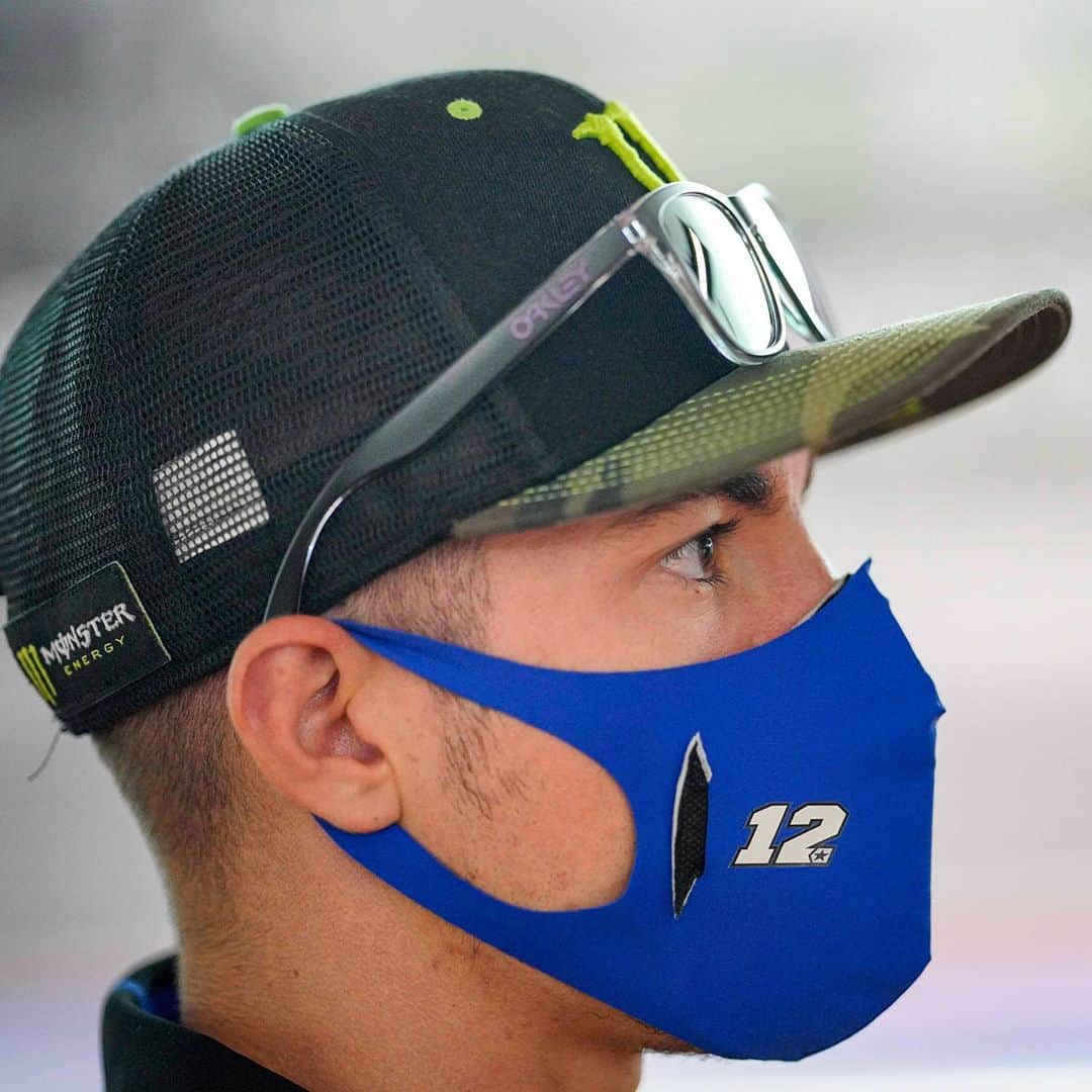 YamahaMotoGPさんのインスタグラム写真 - (YamahaMotoGPInstagram)「Rate our new U-Earth Biotech U-Masks 😷 🔝  Thanks to @u.mask's reusable U-Masks and air purifiers, our riders and staff at the circuits and at the YMR headquarters can breathe clean air, free from viruses and germs, using a unique biotechnology 🌱   #MonsterYamaha  #MotoGP  #CzechGP  #BreatheTheFuture  #WarToCovid」8月7日 20時08分 - yamahamotogp