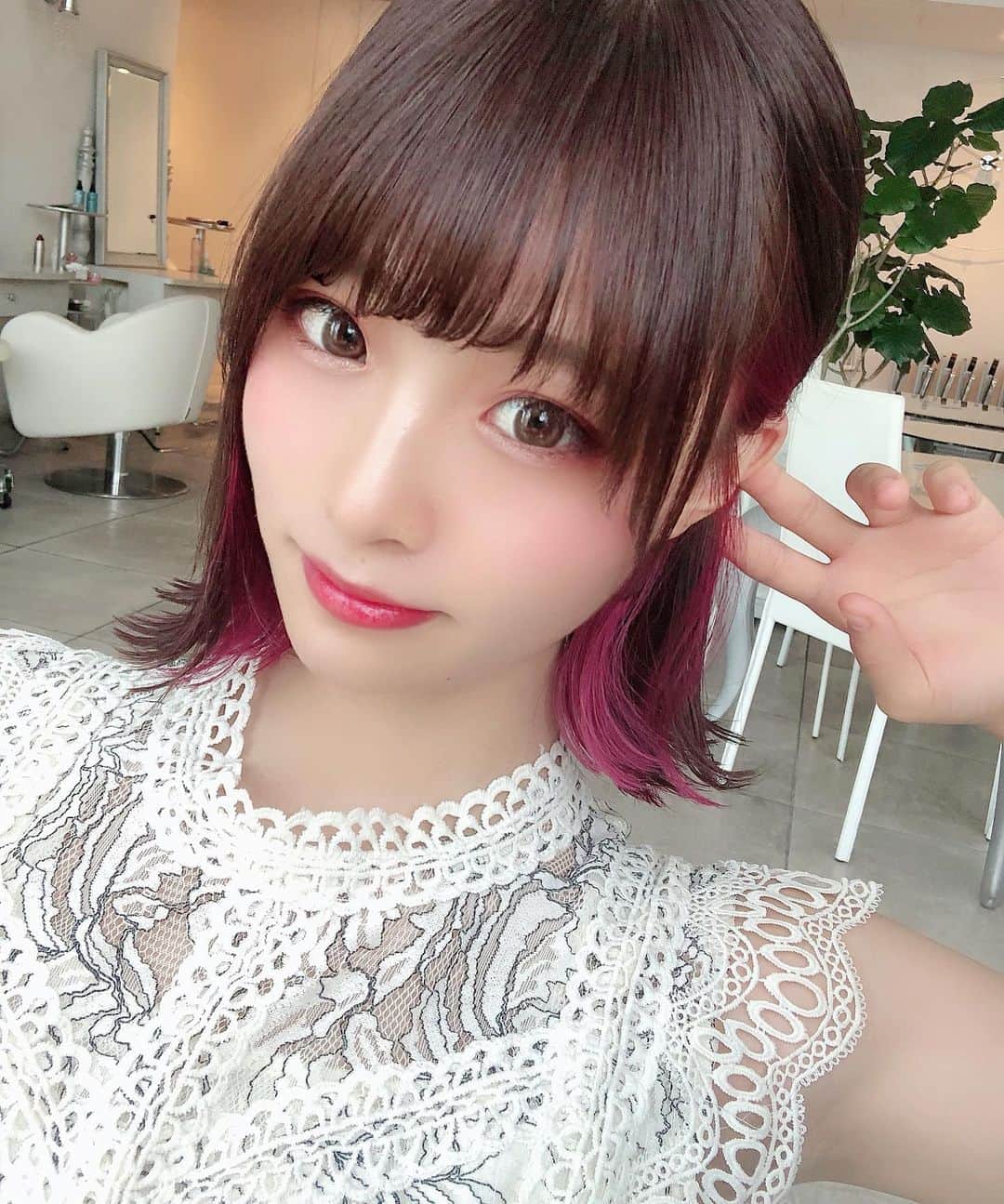 のインスタグラム：「髪色暗くした〜！😚💓 ・ ・ ・ hair by(@tetsuyama_cho) ・ ・ #いいね返し#f4f#l4l#サロンモデル#サロモ#撮影依頼募集中#グレージュ#透明感#ビジョビ#インフルエンサー#被写体#作品撮り #instagood#likeforlikes#followforfollowback#followme#follow4followback#ミスコン」