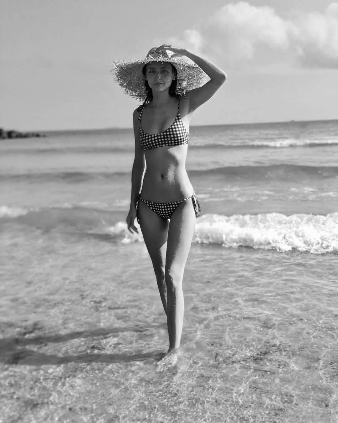 のインスタグラム：「Blissful days🐚 #夏休み 📷 @hiroyukiarakawaphoto」