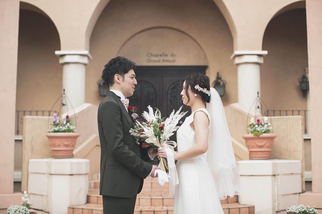 ヴィラデマリアージュさいたまのインスタグラム：「南フランス結婚式の街﻿ ﻿ 結婚式という１日は、 感謝と絆を感じられる「人生の応援団作り」  どんな人生を歩まれ、これからどんな夫婦になるのか お2人の大切な人に見守られ愛を誓う Bon Mariage... ﻿ ﻿ ﻿ ブライダルフェアのご予約は﻿ InstagramのDM・プロフィール欄URLヴィラデマリアージュの公式ホームページにて随時行っております﻿ ﻿ ﻿ ﻿ #villasdesmariages#ヴィラデマリアージュ#ヴィラデマリアージュさいたま#結婚式レポート#結婚式場#ウェディング#wedding#ブライダルフェア ﻿ #式場見学#大宮結婚式場#結婚式場探し#式場探し#南フランス#コンセプトウェディング#ガーデンウェディング#プレ花嫁#プレ花嫁準備#プレ花嫁さんと繋がりたい#卒花嫁#卒花嫁レポ#卒花嫁さんと繋がりたい#さいたま#さいたま結婚式場#maisondeblanche_saitama」
