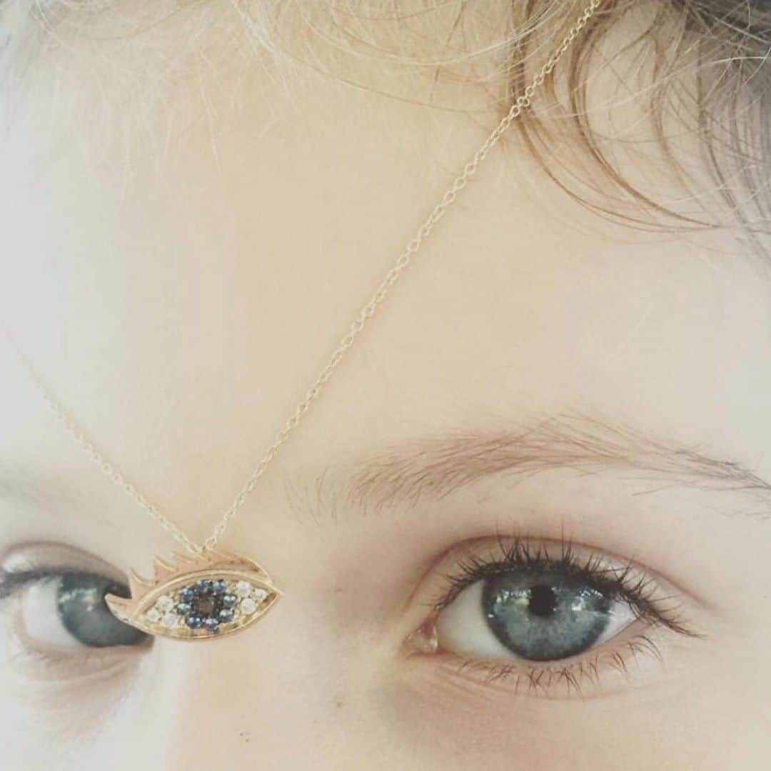 デルフィナデレトレズさんのインスタグラム写真 - (デルフィナデレトレズInstagram)「Happy birthday to this blue eyed daughter of mine who is turning 13 today •Stay gentle & wise & always keep your third eye open • Love you Emma, la tua Mamma ❤️」8月7日 20時31分 - delfinadelettrez