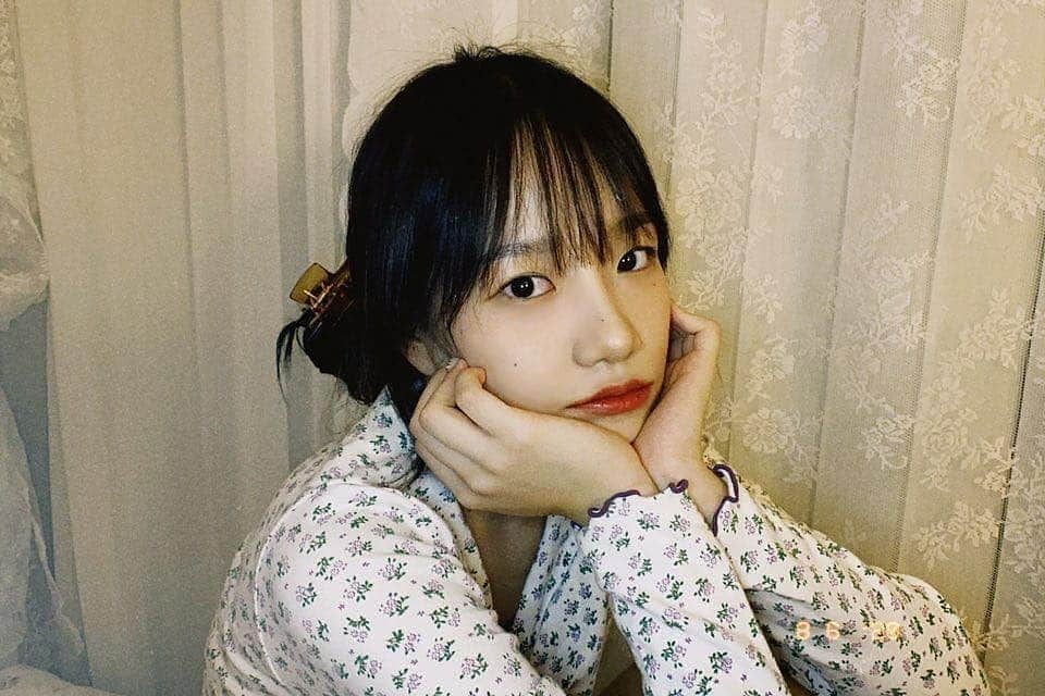 チョ・ユリさんのインスタグラム写真 - (チョ・ユリInstagram)「Photo by 유정언니 위즈원 보구시퍼🍒🔥 ⠀ Photo by ユジョンお姉さん WIZ*ONE、会いたいよ🍒🔥 ______ Jo yuri's daily updates? Follow me ➡ @joyuri.official °cr:official_izone _______ #produce48 #idolschool #mnetofficial  #izone #izoneupdates #mnetproduce48 #joyuri #yuri #kpop  #2020  #조유리 #아이돌 #아이돌학교 #아시아나 #애교 #애교쟁이#아이즈원 #アイズワン #조유리 #유리  #チョユリ #IZONE  #ユリ #은비 #유리Dream #ユリ #IZONE #아이즈원 #アイズワ #comeback #comebackizone」8月7日 20時54分 - joyuri.official