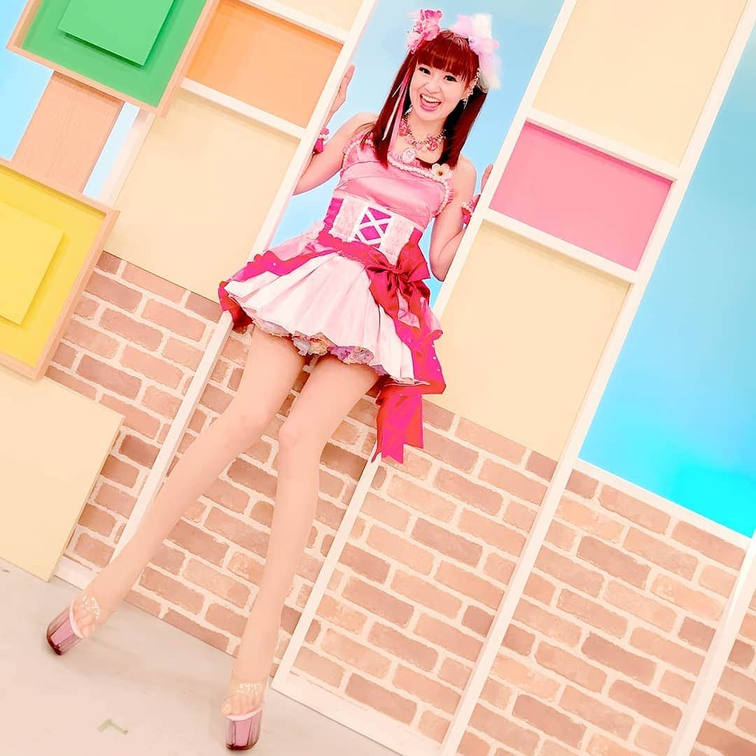 さゆりさんのインスタグラム写真 - (さゆりInstagram)「今日の『きらきん!』生放送のお洋服です〜🥰いつもの事ながら自前です〜🤣  #収納は🎶 #100円ショップ の #圧縮袋 にワンセットごとにキュッ🥰 #我ながら🎶 #収納プロ 👏🤩👏 #さすが #100円ショップ開店して🎶 #2ヶ月で潰しただけの事はある❕🤣💪 #ヤッター👏🤩👏 #かつみさゆり#さゆり #吉本坂46」8月7日 20時57分 - katsumisayuri_sayuri