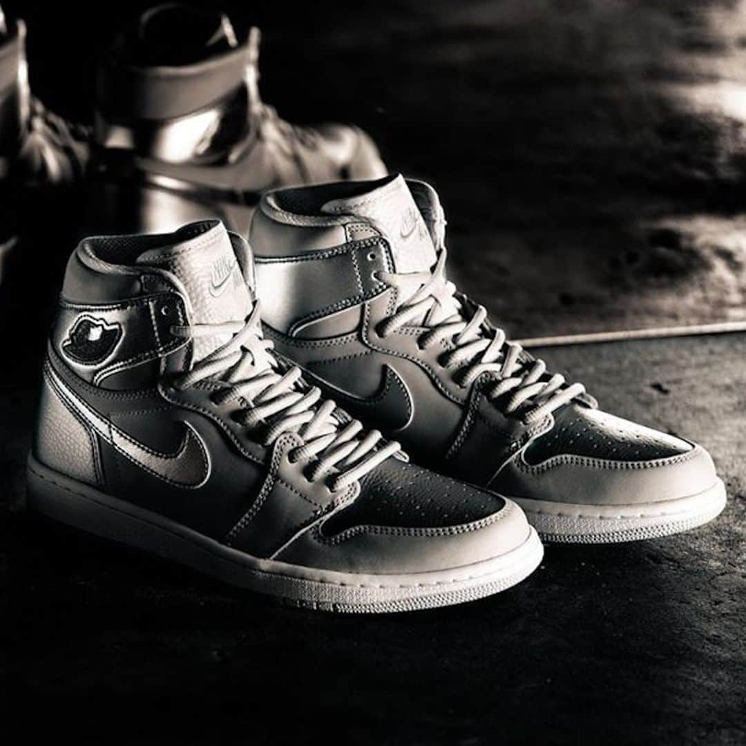 Sneaker Newsさんのインスタグラム写真 - (Sneaker NewsInstagram)「Launching today at 10am ET: The Air Jordan 1 Retro High OG "Tokyo". Hit the link in our bio for details on where to buy at launch.」8月7日 21時01分 - sneakernews