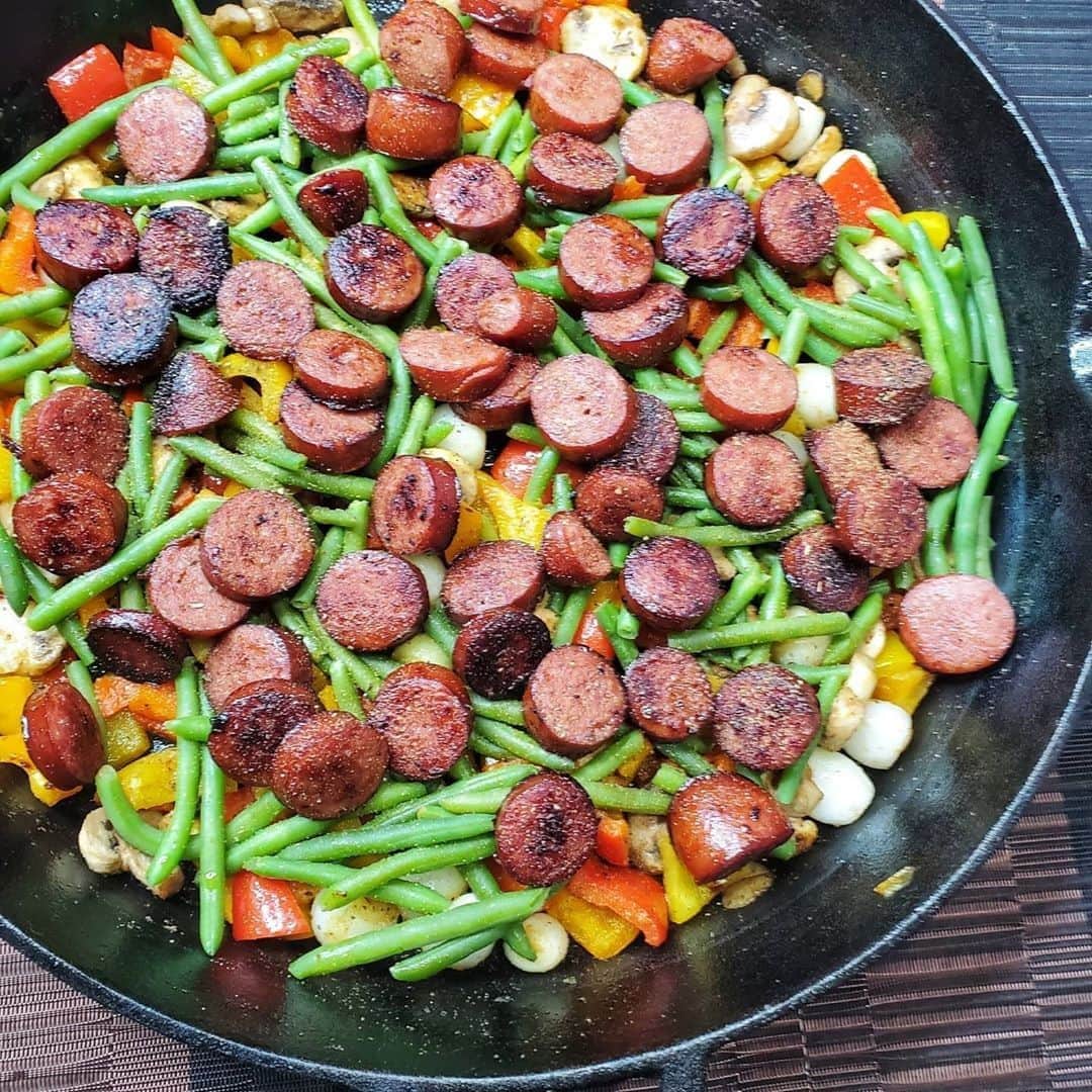 Flavorgod Seasoningsさんのインスタグラム写真 - (Flavorgod SeasoningsInstagram)「Kielbasa Vegetable Medley!!⁠ -⁠ Customer:👉 @ketobrawn⁠ Seasoned with:👉 #Flavorgod Garlic Lovers seasoning ⁠ -⁠ Add delicious flavors to any meal!⬇⁠ Click the link in my bio @flavorgod⁠ ✅www.flavorgod.com⁠ -⁠ This is easy, fairly quick, clean, and oh so good 😋😋⠀⁠ We busted out big bubba, the 16in cast iron. I wanted an even layer on the iron for this one. This makes plenty for meal prepping.⠀⁠ ⠀⁠ 2 pkgs @hillshirefarm kielbasa ⠀⁠ 1 ea red, yellow, and orange bell peppers⠀⁠ 1 pkg fresh pearl onions⠀⁠ 1 lb fresh green beans⠀⁠ 1 pkg of fresh white mushrooms sliced⠀⁠ @flavorgod Garlic Lovers seasoning ⠀⁠ Butter⠀⁠ ⠀⁠ Heat up that cast iron !!!!⠀⁠ ⠀⁠ 1) Clean the peppers and rough cut em. Clean the pearl onions. ⠀⁠ 2) Slice up the kielbasa into 1/4 " chunks. Add a spoonful of butter to yiur skillet and fry up the kielbasa. Set aside on a paper plate after you get a nice color on em.⠀⁠ 3) While you're cooking the kielbasa steam the green beans.⠀⁠ 4) Dump in the peppers, shrooms, and pearl onions. We dumped the excess fat from the kielbasa and added some butter ( liberally ). Liberally add Garlic Lovers and " stir fry" the veggies just til tender.⠀⁠ 4) When the green bean are done steaming, cover the top of the veggies you just fried with them, and kielbasa on top of beans. Sprinkle with some more Garlic Lovers and done... you can totally cut this in half for a smaller dinner... Have a great night Brawnies !!!!! ❤❤❤⠀⁠ -⁠ Flavor God Seasonings are:⁠ 💥 Zero Calories per Serving ⁠ 🙌 0 Sugar per Serving⁠ 🔥 #KETO & #PALEO Friendly⁠ 🌱 GLUTEN FREE & #KOSHER⁠ ☀️ VEGAN-FRIENDLY ⁠ 🌊 Low salt⁠ ⚡️ NO MSG⁠ 🚫 NO SOY⁠ 🥛 DAIRY FREE *except Ranch ⁠ 🌿 All Natural & Made Fresh⁠ ⏰ Shelf life is 24 months⁠ -⁠ #food #foodie #flavorgod #seasonings #glutenfree #mealprep #seasonings #breakfast #lunch #dinner #yummy #delicious #foodporn」8月7日 21時01分 - flavorgod