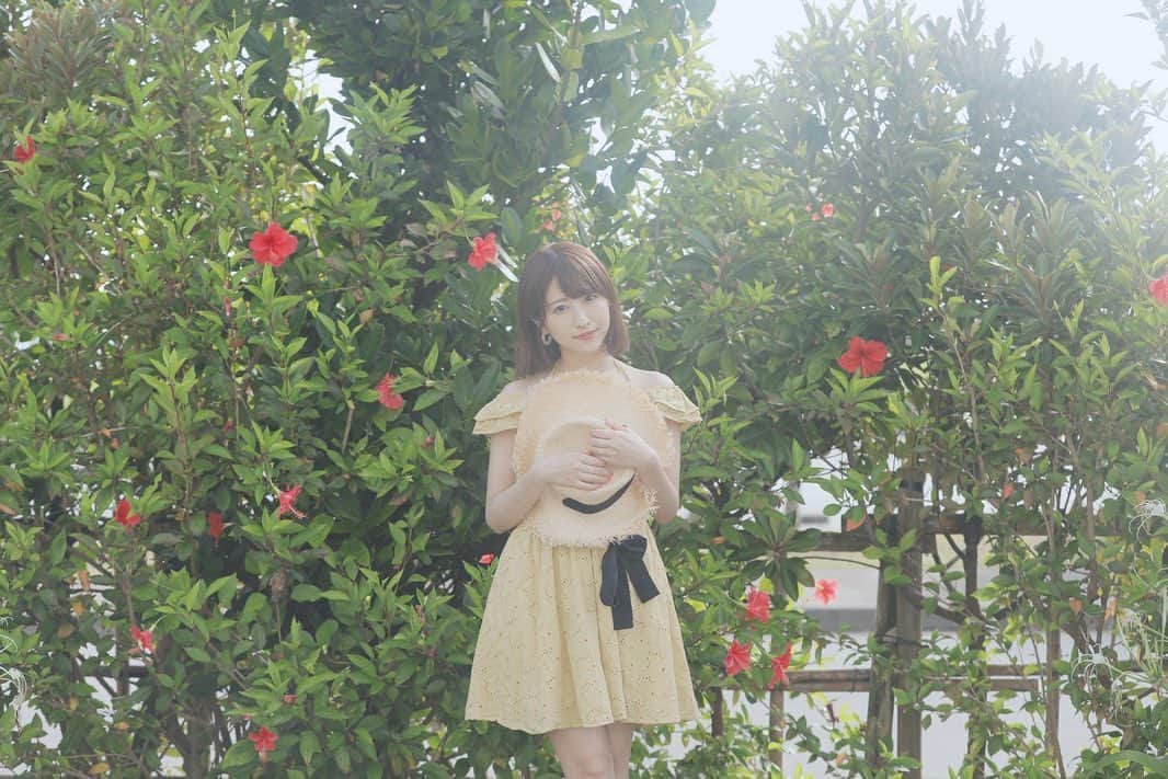 小桃音まいのインスタグラム：「🌿. . 今日もいちにちお疲れ様でした❤︎. . 沖縄も暑かったけど. 東京も負けないくらい暑い🤢. . みんな夏バテしてない？. . . . . お誕生日まで17日🎂.」