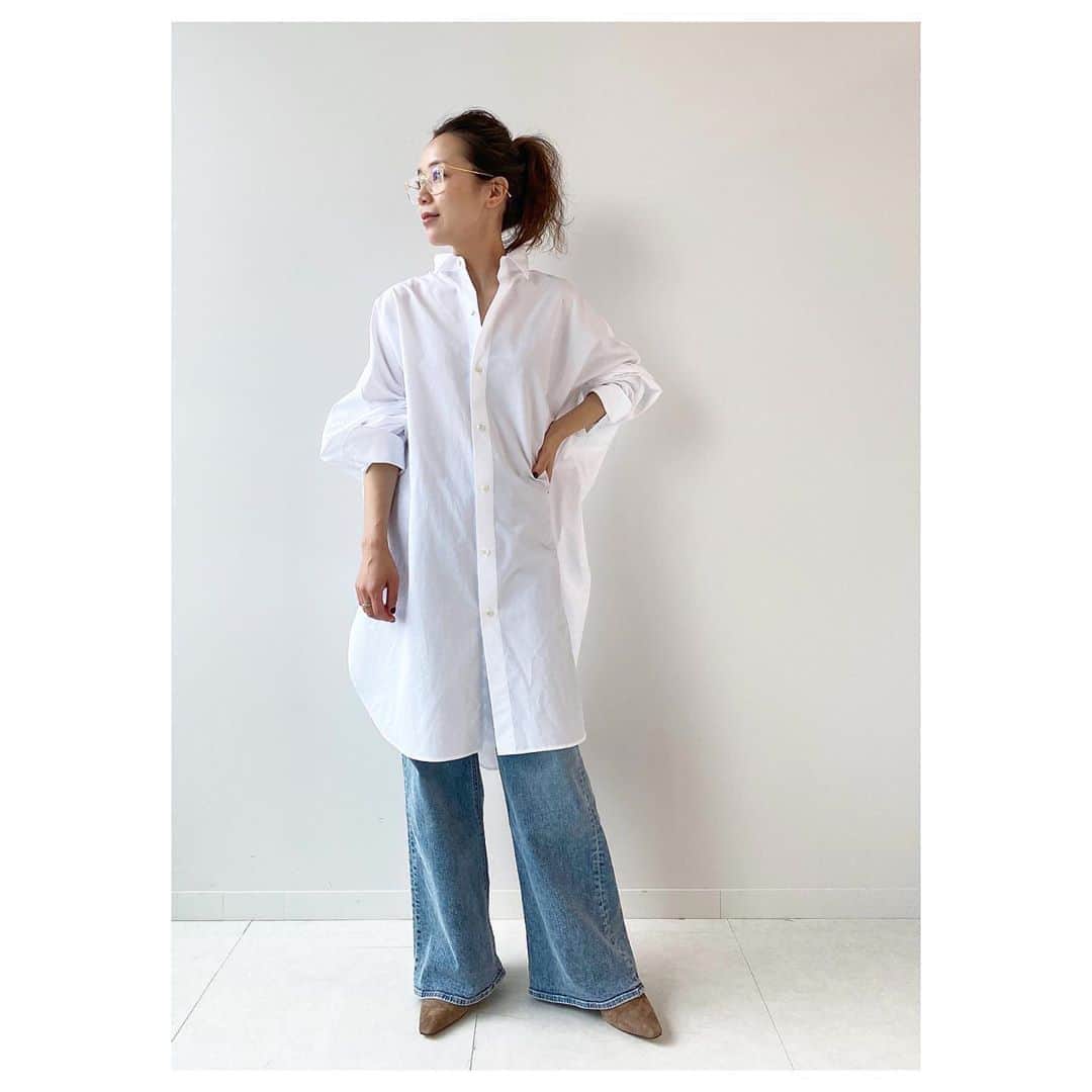 のインスタグラム：「〝Typewriter Long Shirt〟﻿ 8/7fri.ON SALE！﻿ ﻿ 張りのある生地を使用し、﻿ 身体が泳ぐスーパーワイドシルエットがポイント。﻿ チュニック丈でスタイリングの主役に。﻿ ﻿ No.20050922101030﻿ ¥16,000+tax﻿ col:ホワイト/ベージュ/ブルー﻿ size:free﻿ ﻿ #Plage #プラージュ﻿ #baycrews #fashion ﻿ #coordinate」
