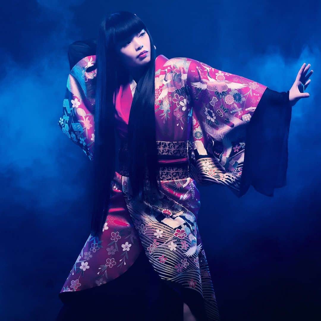 森山穂乃香のインスタグラム：「How are you all?🇯🇵👘🌏 Everything has a meaning💡✨ I'll keep working hard⚔️Let's go next level🌸🌸🌸 #HonokaMoriyama #Kimono #Kimonogirl #Japan #Tokyo #Samurai #Anime #着物 #日本 #和 #侍 #東京」