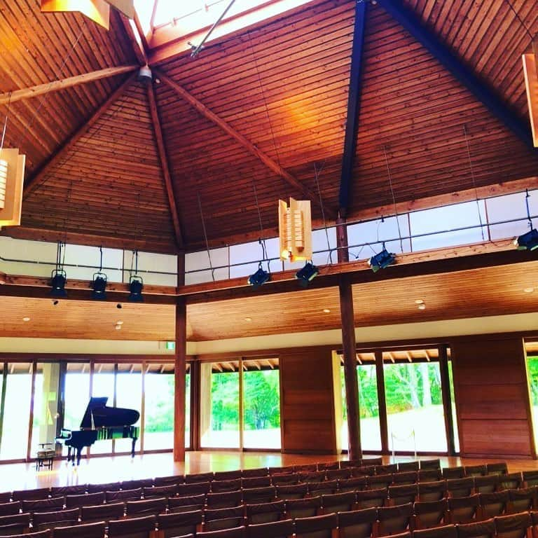 金子三勇士さんのインスタグラム写真 - (金子三勇士Instagram)「Yatsugatake Kogen Ongakudo @yatsugatake_kogen_lodge  #Concert #Tomorrow #BeethovenLiszt #SymphonyNo9 #SteinwayArtist #MiyujiKaneko #八ヶ岳高原音楽堂 #コンサート #ベートーヴェンリスト #第九 #田中彩子 #彌勒忠史 #福井敬 #加耒徹 #金子三勇士」8月7日 21時41分 - miyujikaneko_official