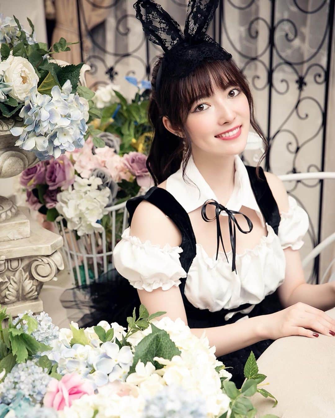 日下部美愛のインスタグラム：「イベントのブロマイド撮影のやつ‪‪❤︎‬ こんな感じの写真に仕上がりました！ (ブロマイドはまた違う写真だけど) 明日あたりにまた違う写真載せるので飽きないでね(´•̥ _ •̥`)  #photo #japan #model #me #cosplayer #cosplay #portrait #portraitphotography #fashion #makeup #followme #instagood #camera #cosplay #cosplaygirl #한국 #맞팔 #사진 #데일리 #데일리룩 #粉我 #偶像  #バニーガール」