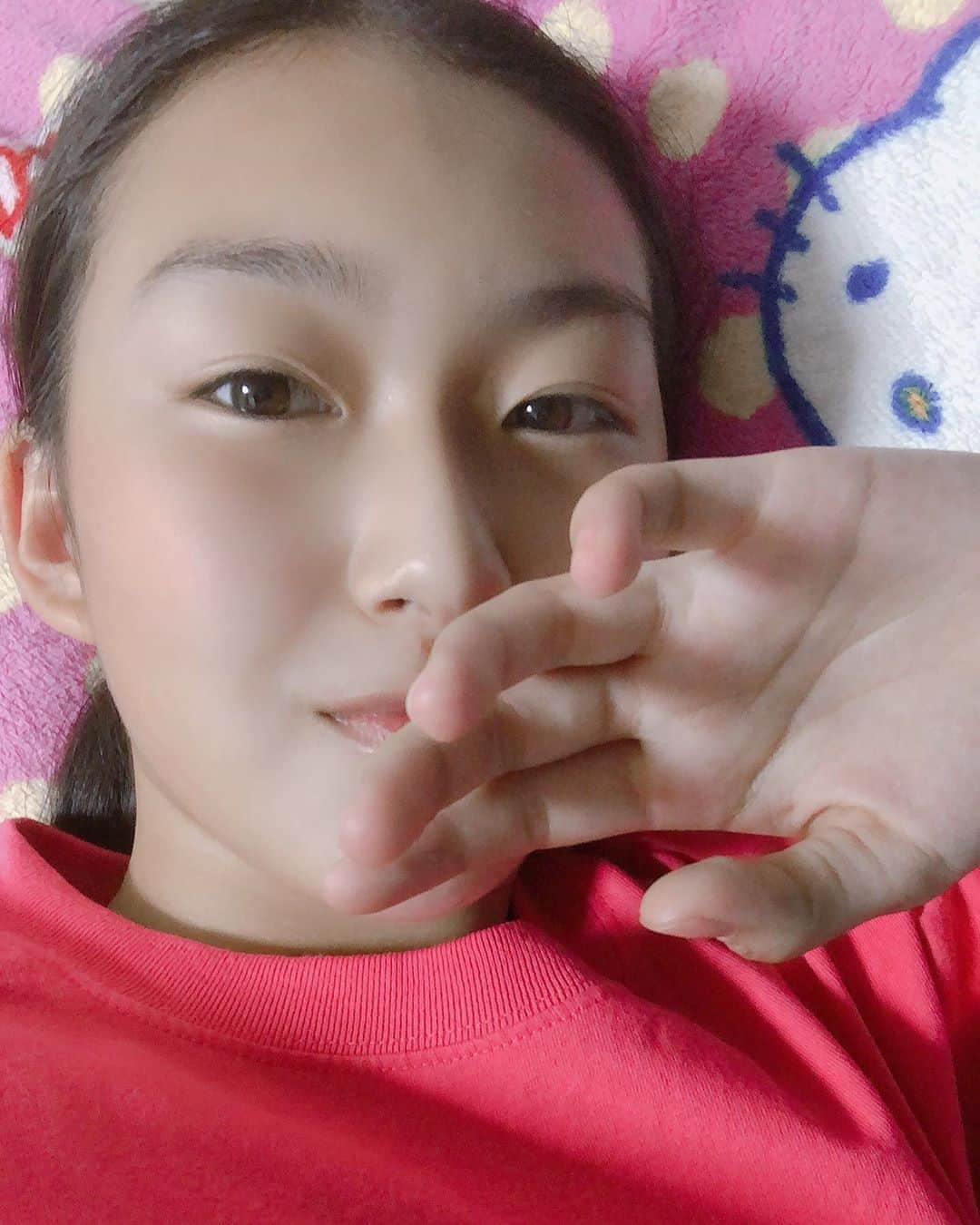 まつり（民謡ガールズ）のインスタグラム：「ゆるゆるな感じで😆 #たこ焼き #ピンク #ネイルとっちゃった」