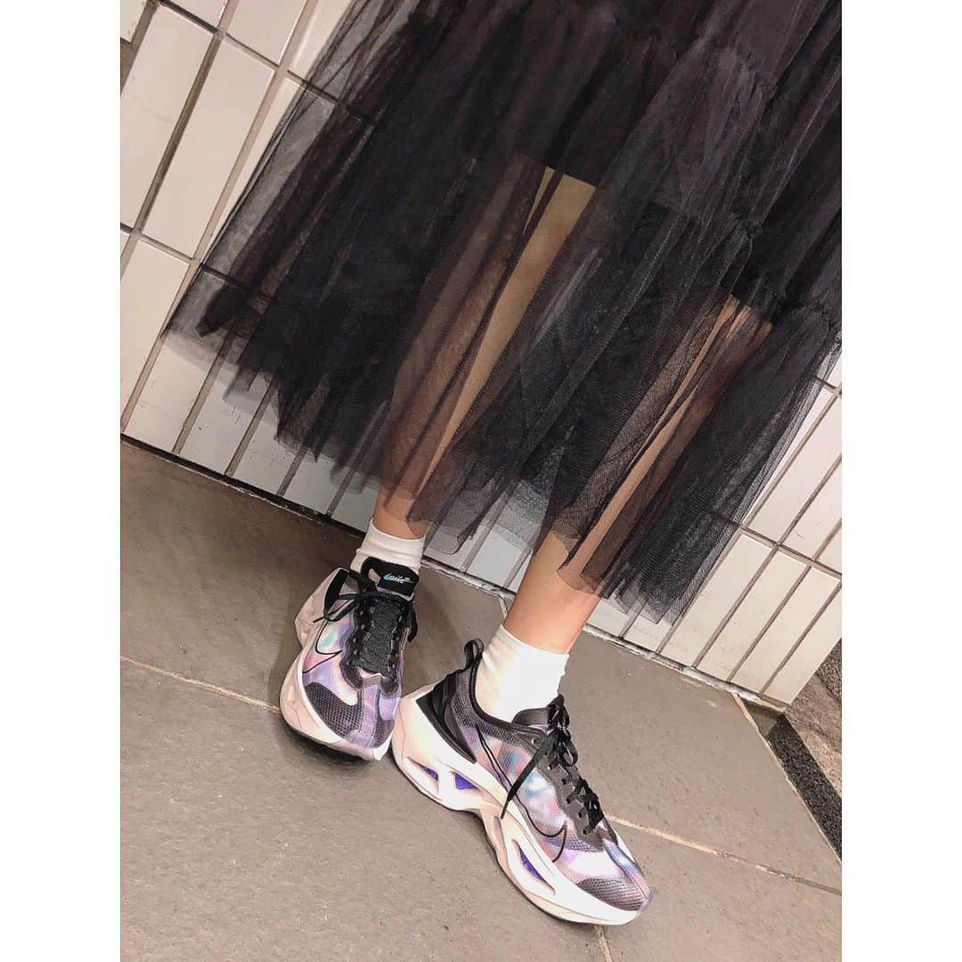 吉川茉優さんのインスタグラム写真 - (吉川茉優Instagram)「スニーカー👟💖 ＊ 昔は全然履かなかったけど 最近凄く好きです！ ＊ この靴はどんな服でも アクセントになってくれて 本当お気に入りです✨ ＊ もっと色々知りたいな！mayu.♡ ＊ ＊ ＊ #ナイキ #ナイキスニーカー #nike #スニーカー #スニーカー女子 #スニーカー女子 #sneakers #アトモス #アトモスピンク #atmos #atmospink #nikezoom #ビスタグラインド #ズームビスタグラインド #ワンピース #milkfed #ミルクフェド #fashion #idol #instalike #instagood #instafashion」8月7日 21時54分 - mayu_yoshikawa_uug2ki