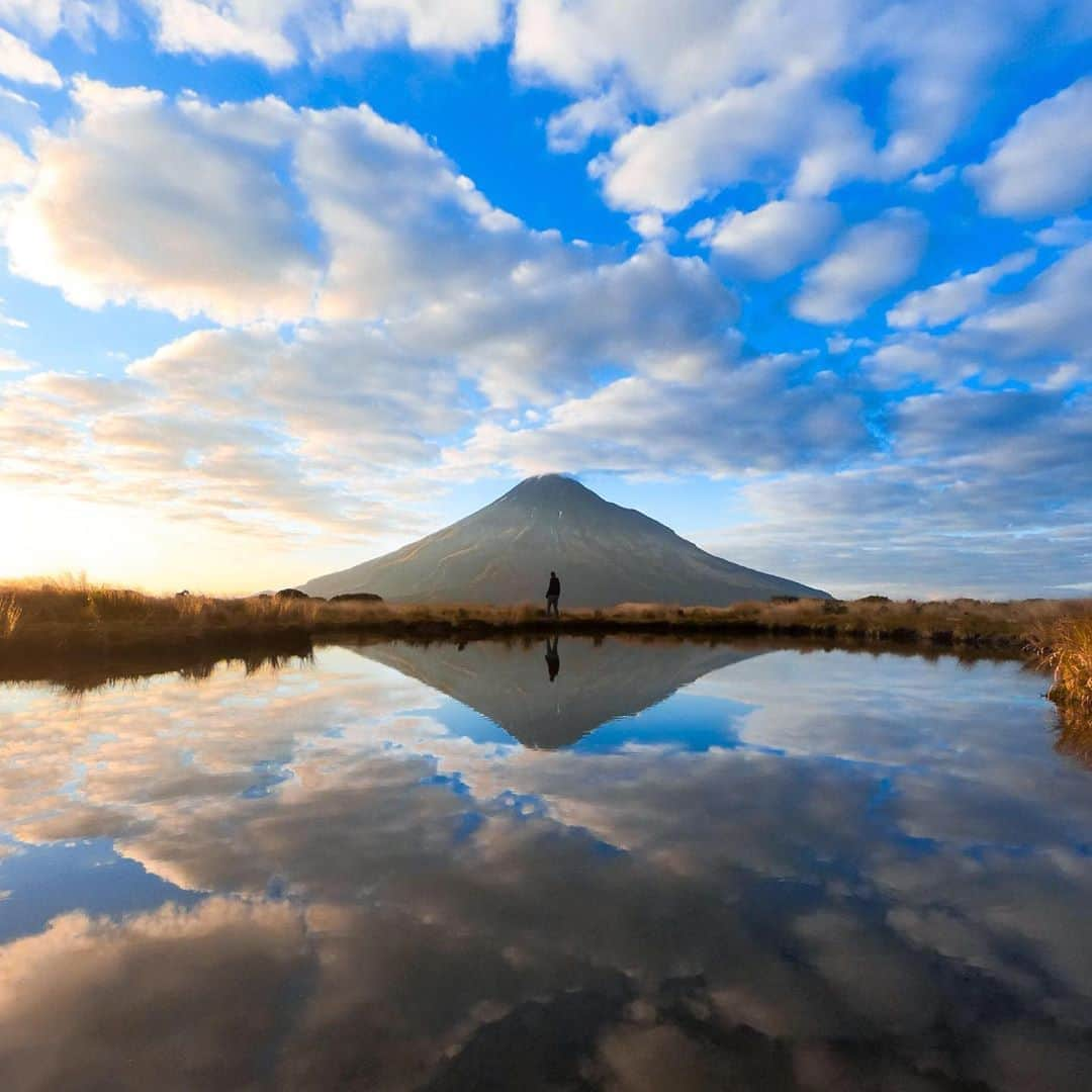 goproさんのインスタグラム写真 - (goproInstagram)「Photo of the Day: Symmetry in nature 🌅  #GoProFamily member @alexcable28 ⠀⠀⠀⠀⠀⠀⠀⠀⠀ @GoProANZ #GoProANZ #Reflection #Landscape」8月7日 22時21分 - gopro