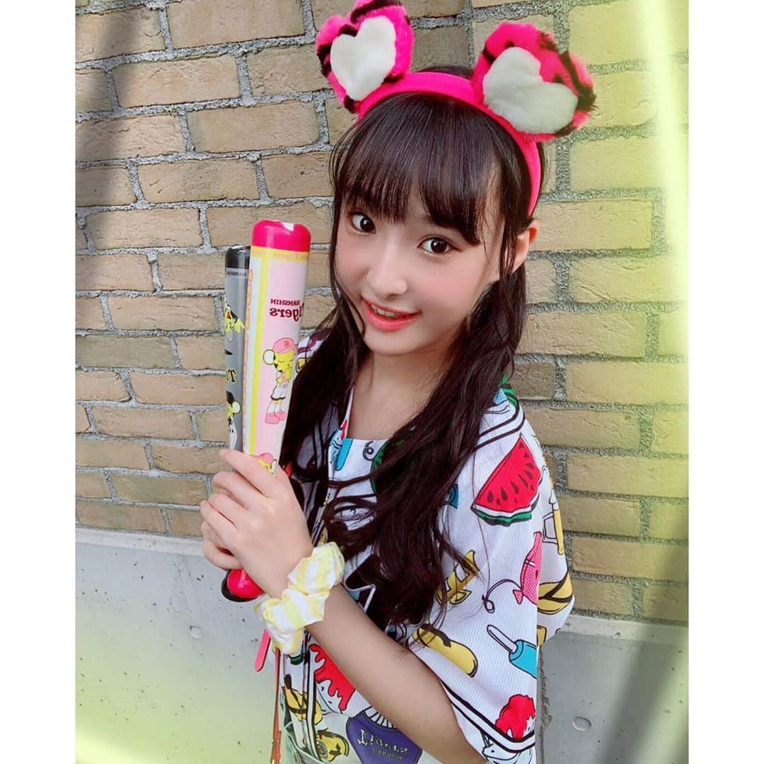 岡本怜奈さんのインスタグラム写真 - (岡本怜奈Instagram)「♡﻿ タイガースコーデ🐯⚾️👗💞﻿ ﻿ ﻿ newユニホーム✌️💕﻿ 　﻿ ﻿ 夏らしい柄がいっぱい❣️🍉🍦🍧🕶﻿ 可愛くて一目惚れ🥺💖﻿ ♡﻿ ♡﻿ #岡本怜奈 #れなたん #nmb48 #阪神タイガース﻿ #阪神 #タイガース #プロ野球 #野球﻿ #阪神タイガースファン #タイガース女子﻿ #虎子 #toraco#ユニホーム女子 #ユニホーム ﻿ #応援コーデ #野球女子 #甲子園 #阪神甲子園球場﻿ #happy #Instagood」8月7日 22時35分 - renatan1222