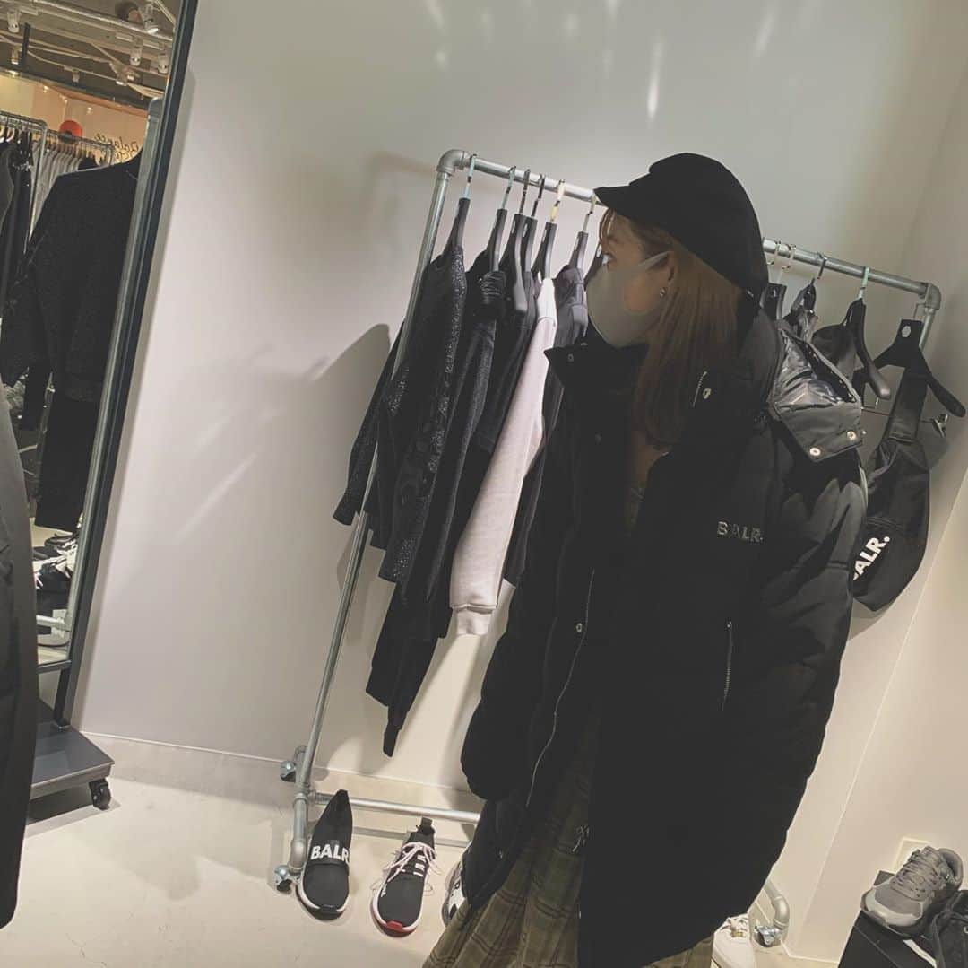 のインスタグラム：「@balr_jpn さんの展示会へ♡ メンズライク大好きな私は ユニセックスのお洋服が大好物です🤤 素敵なお洋服がいっぱい、、！！ この冬に着るのが楽しみです💓💓  #balr #fashion #instafashion #instalike #instagram #photooftheday #instagood #ootd #followme #likeforlike #like4like #follow4follow #followforfollow #f4f #粉我 #动漫 #时装 #好吃 #赞 #偶像」