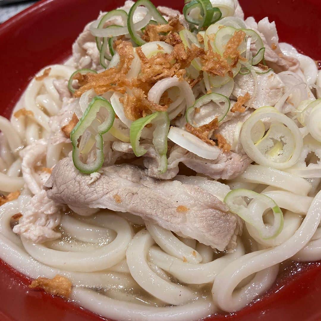 佐藤竜雄のインスタグラム：「うどんでいただきました。 #バクテー #富士そば #高円寺 #久しぶりの味」