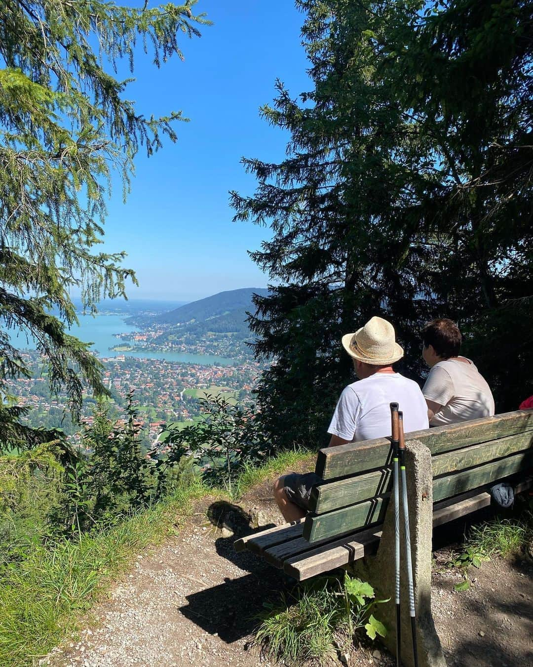 Tamara Kalinicさんのインスタグラム写真 - (Tamara KalinicInstagram)「They said it was gonna be worth it for the view. The view was great but it all got so much better when Caro got me a pretzel😄」8月7日 22時40分 - tamara