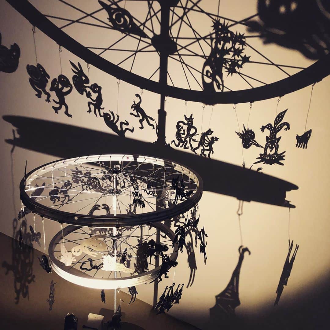 西山由のインスタグラム：「“ Shadow picture lantern illustration “ par Tomoko Konoike.」