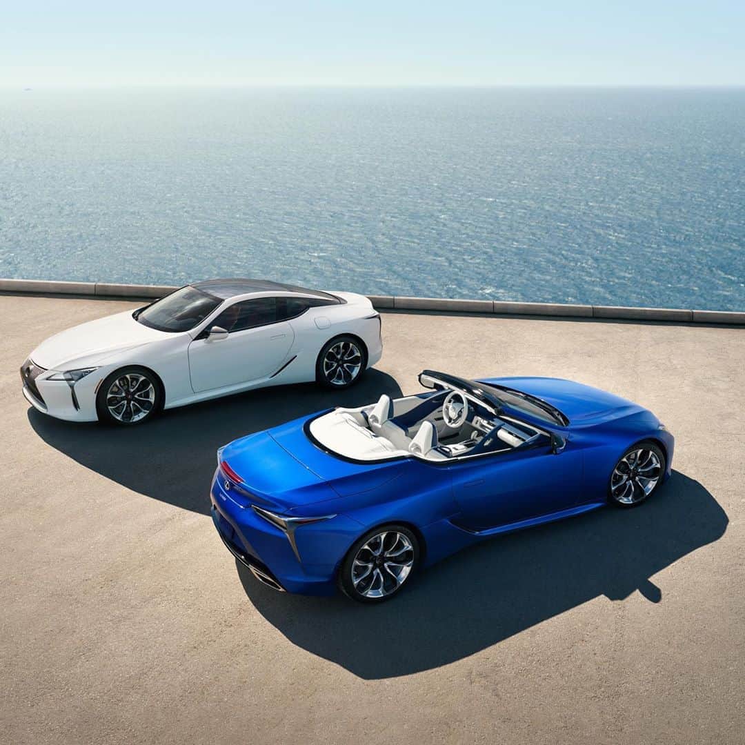 Lexus USAのインスタグラム：「To roof or not to roof. #LexusLC #LexusLCC」