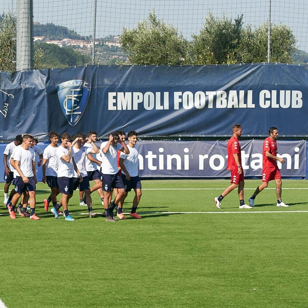 エンポリFCさんのインスタグラム写真 - (エンポリFCInstagram)「È iniziata oggi la nuova stagione della Primavera azzurra, con gli azzurri di mister Buscè che hanno iniziato a lavorare collettivamente al nostro Centro Sportivo di Monteboro.  Questa la rosa a disposizione di mister Buscè: PORTIERI – Valerio Biagini (03), Klemen Hvalic (02), Luigi Paci (03) DIFENSORI – Andrea Adamoli (00), Francesco Donati (01), Francesco Folino (02), Antonino Fradella (01), Matteo Morelli (03), Leonardo Pezzola (02), Lorenzo Riccioni (02), Alessio Rizza (03), Alessandro Sottili (03), Gian Marco Tognetti (03) CENTROCAMPISTI – Kristjan Asllani (02), Luca Belardinelli (01), Duccio Degli Innocenti (03), Jacopo Fazzini (03), Alessio Rossi (03), Salif Kader Sidibe (01) ATTACCANTI – Tommaso Baldanzi (03), Niccolò Cassai (03), Filippo Di Natale (03), Emmanuelle Ekong (02), Vittorio Fiumalbi (03), Luca Lombardi (03), Matteo Martini (02)」8月7日 22時56分 - empoli_fc_official