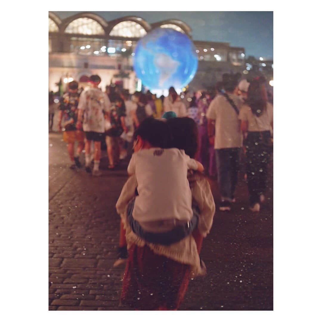 megumi matsuoさんのインスタグラム写真 - (megumi matsuoInstagram)「⁑  ✧༚･:*. :⁎ 　またね！夢の国 　　　　　　　.:⁎⁺˳✧༚  #サラミラディズニー #サラミラカイディズニー  #サラミラ#サラミラカイ#ディズニー#ディズニーシー#disneysea#3きょうだい#姉妹#末っ子長男#親子ディズニー#子連れディズニー#ママ#ママライフ#ママカメラ#3児ママ#アラフォー#アラフォーママ#happy#smile」8月7日 22時59分 - sara_mira_