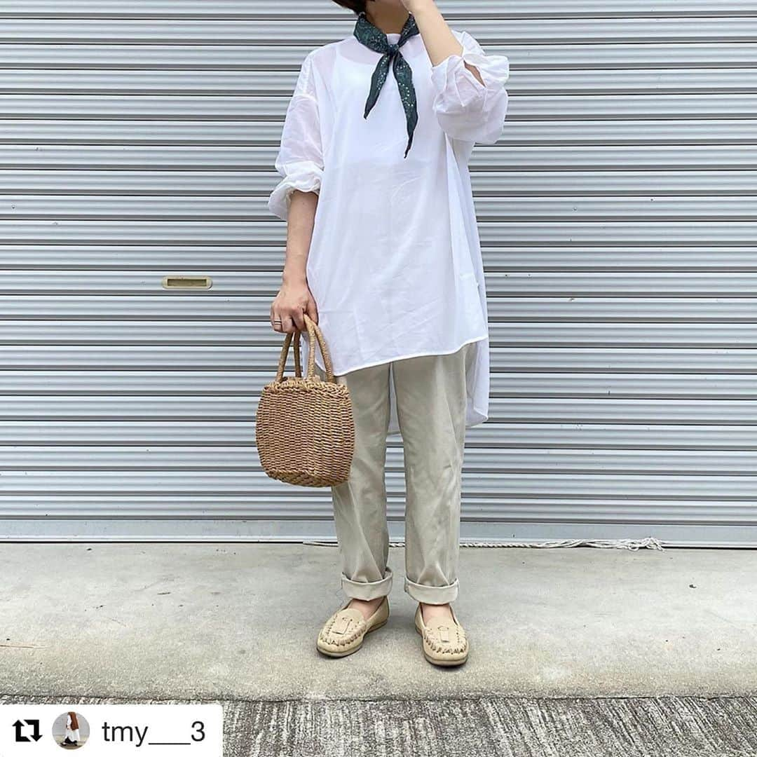 ショップにこにこさんのインスタグラム写真 - (ショップにこにこInstagram)「#Repost @tmy___3 with @get_repost ・・・ . . . お気に入り . . . tops▷#kbf pants▷#shinzone  scarf▷#altea shoes▷#henderscheme . . . . .」8月8日 9時52分 - shopnikoniko