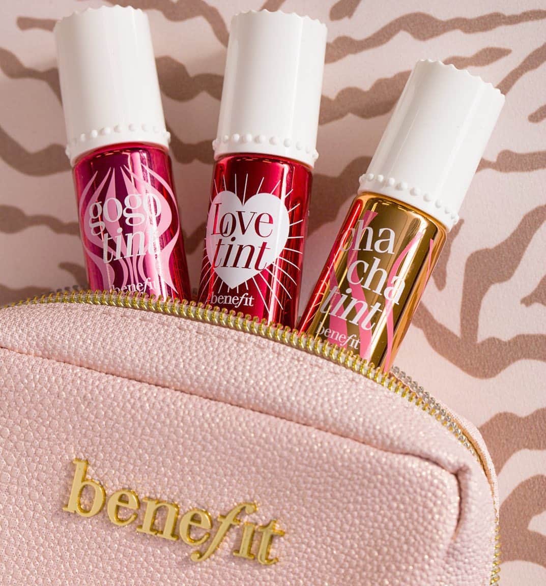 Benefit Cosmeticsさんのインスタグラム写真 - (Benefit CosmeticsInstagram)「QUICK! 💋 Can you spell T-I-N-T-S in 5 consecutive comments below without getting interrupted?!  📸: @revolvebeauty #benefit」8月8日 8時29分 - benefitcosmetics