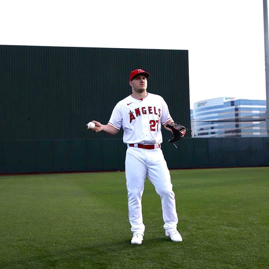 Rawlings Japanさんのインスタグラム写真 - (Rawlings JapanInstagram)「#Repost @rawlingssg with @get_repost ・・・ Happy Birthday to Mike Trout! The 🐐 turns 29 today! #TeamRawlings #Angels #Trout #HappyBirthday @rawlings_japan_llc」8月8日 8時29分 - rawlings_japan_llc