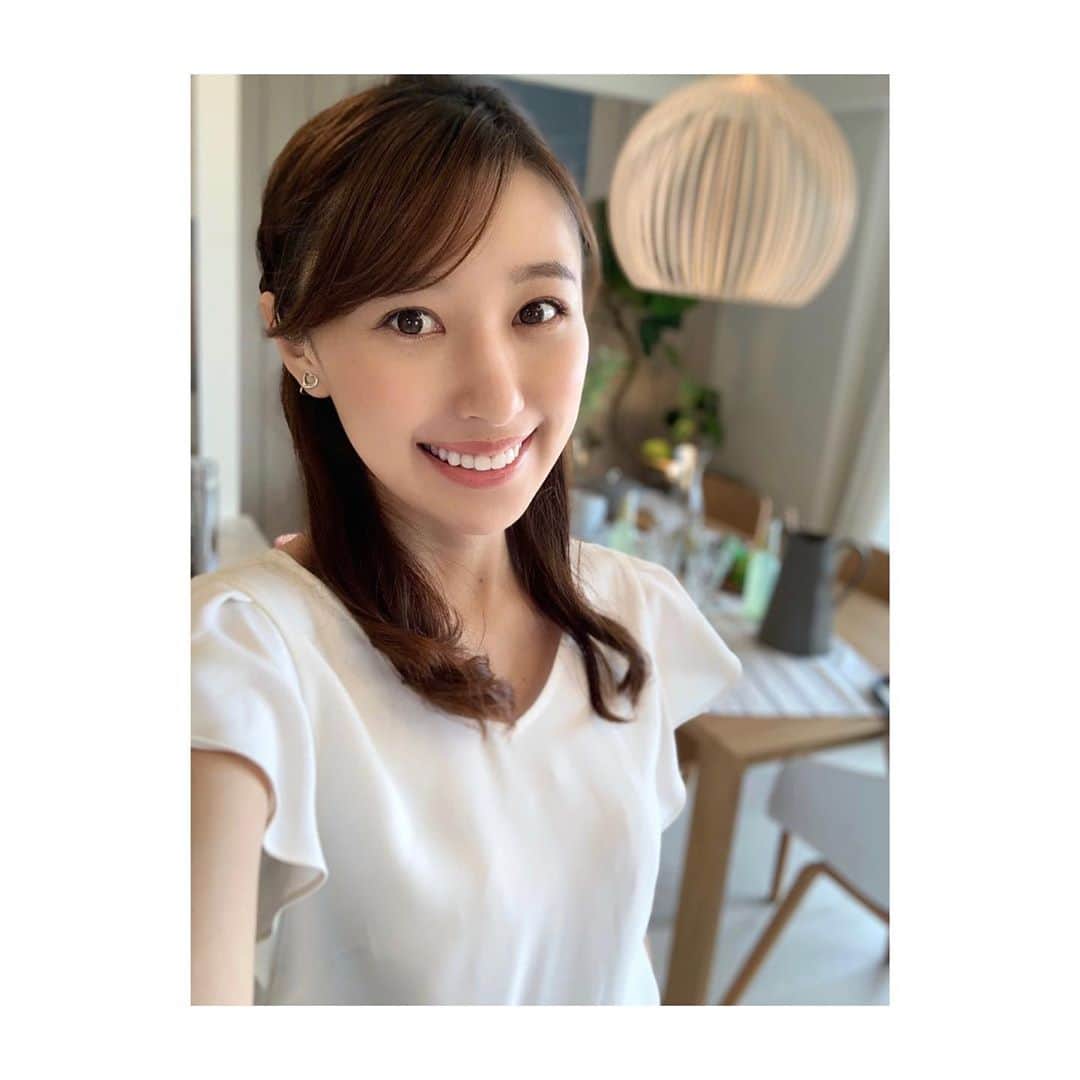 のインスタグラム：「#お仕事  出来たばかりの新築マンションで撮影🤗 モデルルームを見るのは結構好きなので、終始興奮気味でした🙌 最近はテレワーク用のスペースが作られていたりして、進化に仰天😳😳  炎天下の中お疲れさまでした☀️  こちらも来月から公開されます♪ 詳細は後程✴︎  #プレミスト #新築マンション #熱中症警戒アラート  #外ロケ注意 #コロナも注意 #注意ばかり #shooting  #goodmorning」