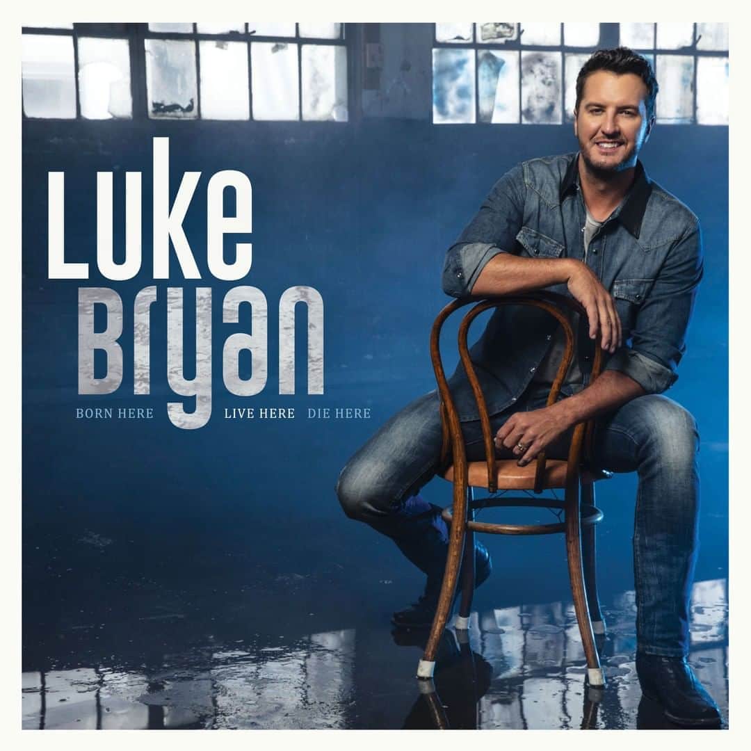 Vevoさんのインスタグラム写真 - (VevoInstagram)「"From the roots, to the boots, to the lay me down suit."  @LukeBryan honors his hometown with 'Born Here, Live Here, Die Here,' the title track from his 7th studio album. Hit the playlist for every track or watch on your big screen with #SamsungTVplus  ▶️[Link in bio] #LukeBryan #BornHereLiveHereDieHere」8月8日 9時00分 - vevo