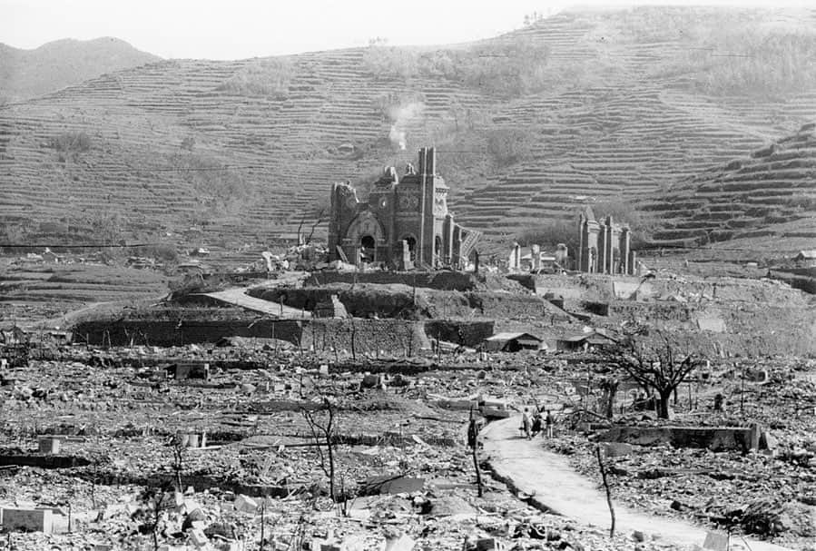 ダイアナチアキのインスタグラム：「世界の平和を改めて考える日﻿ #worldpeace﻿ ﻿ ﻿ Nagasaki Peace Declaration﻿ ﻿ My heartfelt thoughts go out to the people who perished in the atomic bombing, and I declare Nagasaki’s determination, along with Hiroshima and people everywhere committed to peace, to strive relentlessly for the abolition of nuclear weapons and the realization of lasting world peace.﻿ Tomihisa Taue Mayor of Nagasaki August 9,」