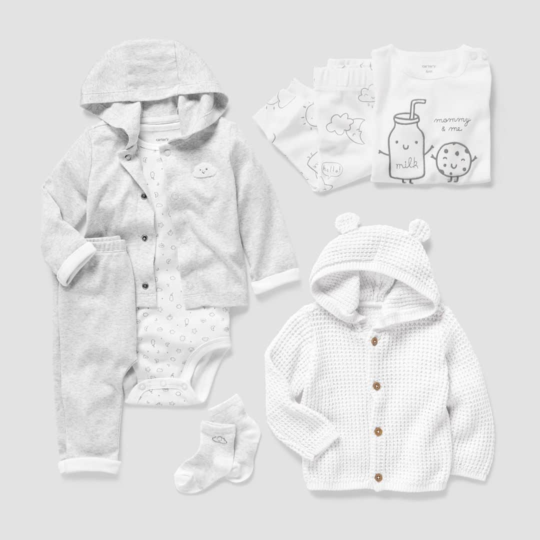 カーターズさんのインスタグラム写真 - (カーターズInstagram)「Cozy and cute. ☁️🤍🍼 Bring on the milk and cookies! 🍪 #genderneutral #babyootd #lovecarters」8月8日 9時37分 - carters