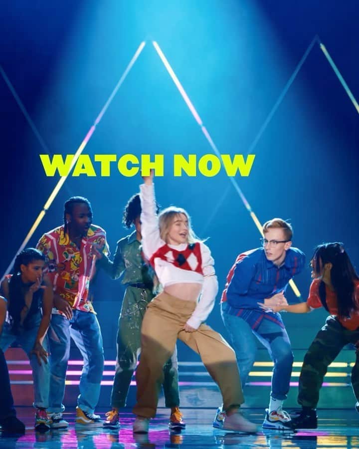 サブリナ・カーペンターのインスタグラム：「WORK IT IS NOW STREAMING ON @netflix  CANCEL YOUR NON EXISTENT PLANS  @workitmovie」