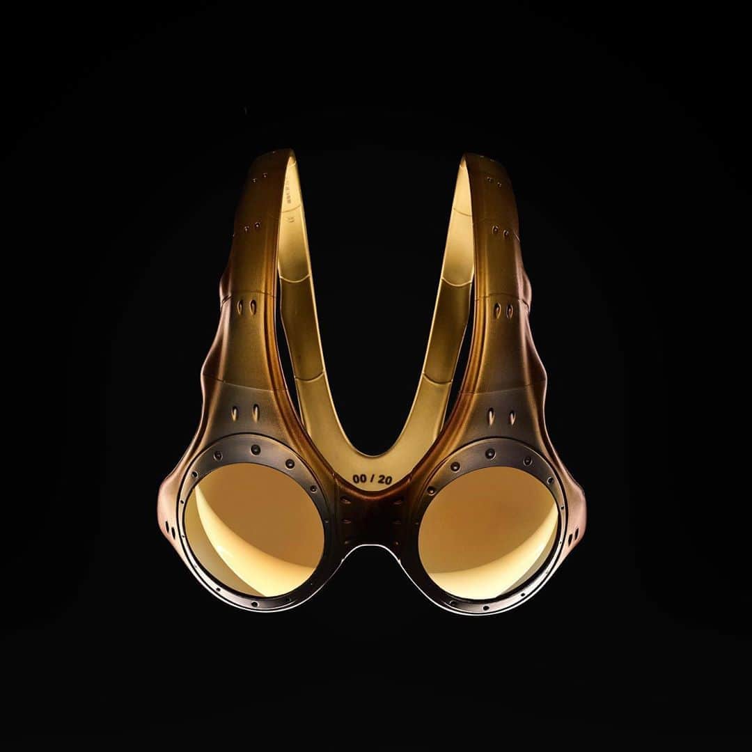 のインスタグラム：「The return of an icon. Oakley Concept Studio Edition 003. Now live. Link in bio. #ForTheLoveOfSport」
