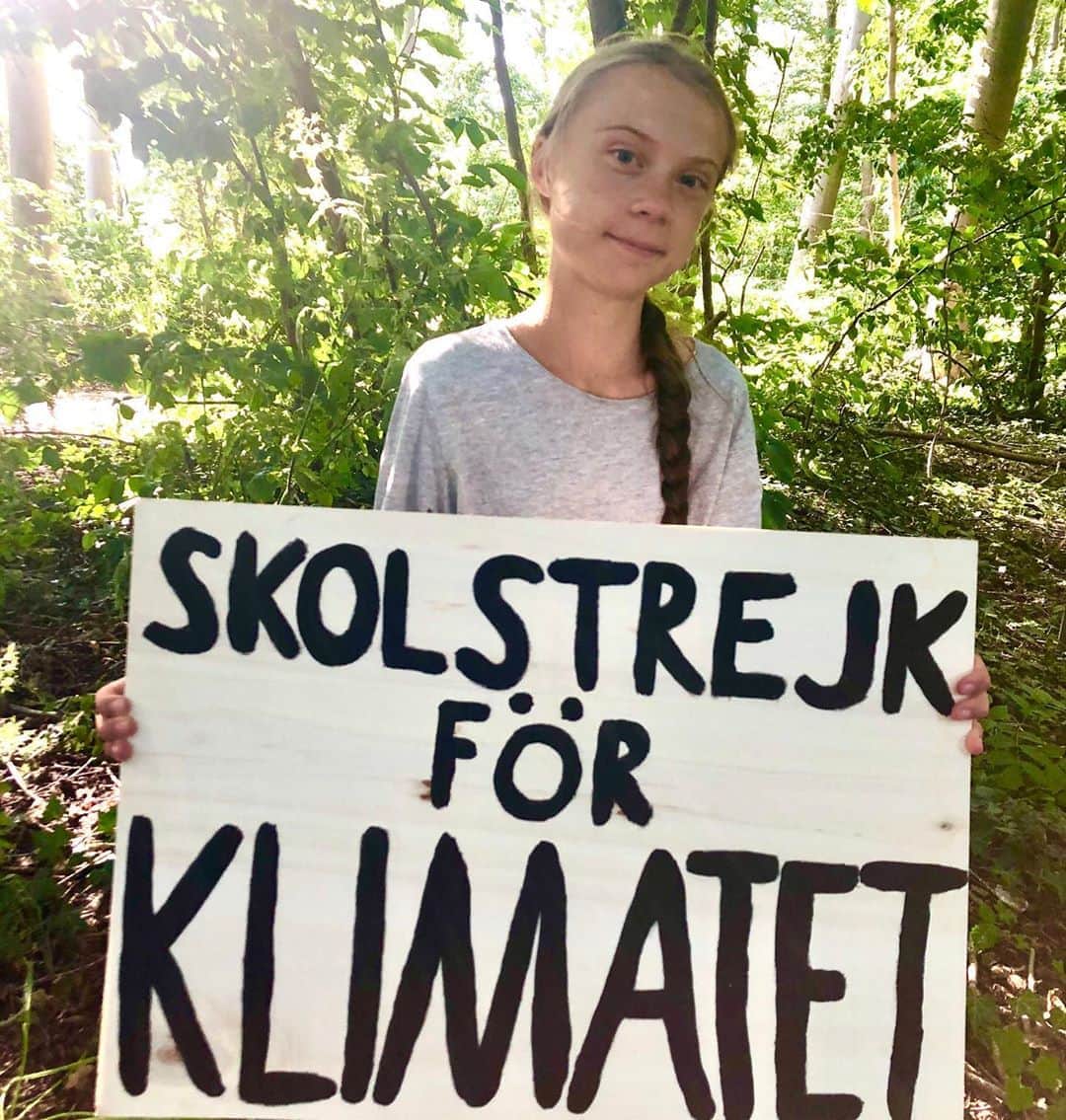 グレタ・トゥーンベリさんのインスタグラム写真 - (グレタ・トゥーンベリInstagram)「School strike week 103. The climate crisis doesn’t go on summer holiday, so we keep on protesting. #climatestrikeonline  #StayAtHome #fridaysforfuture #schoolstrike4climate #flattenthecurve #FaceTheClimateEmergency」8月8日 1時02分 - gretathunberg