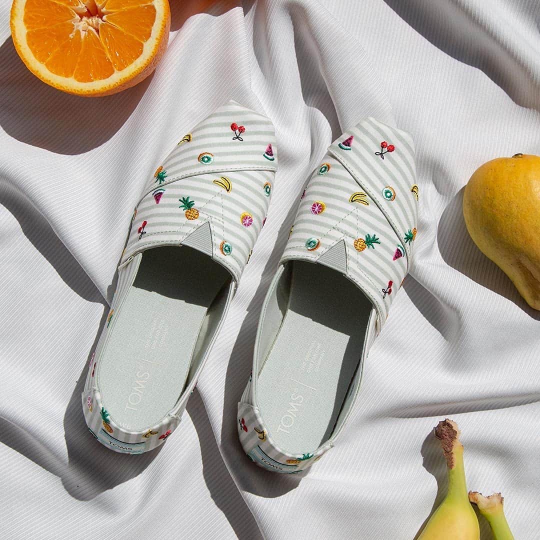 トムズシューズのインスタグラム：「Some new flavors for your look.」