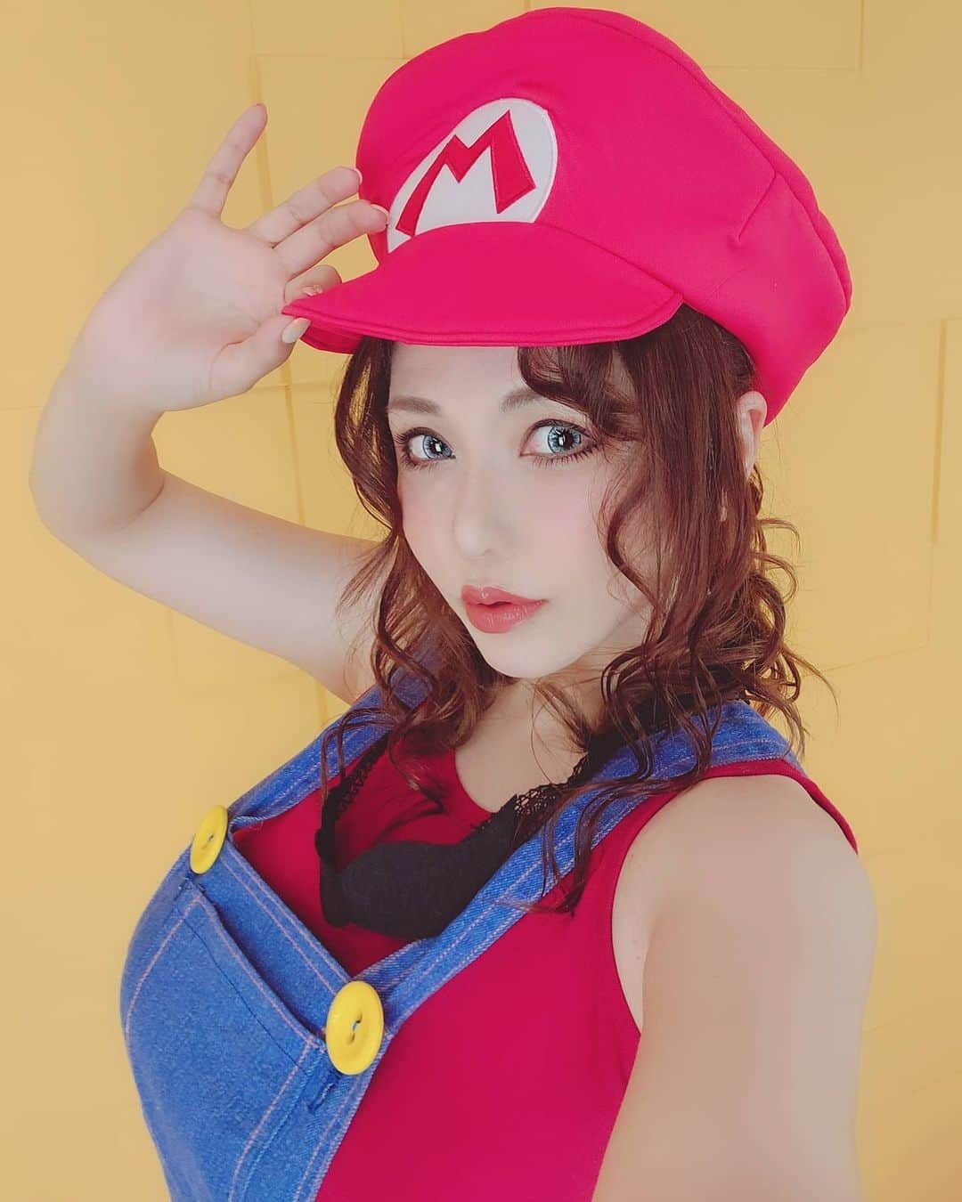 沖田杏梨さんのインスタグラム写真 - (沖田杏梨Instagram)「I'm going to be in Super Mario time now‼️ 今からスーパーマリオタイム入る⭐  #supermario #supermariobros #nintendo  #anriokita」8月8日 1時14分 - anri_okita