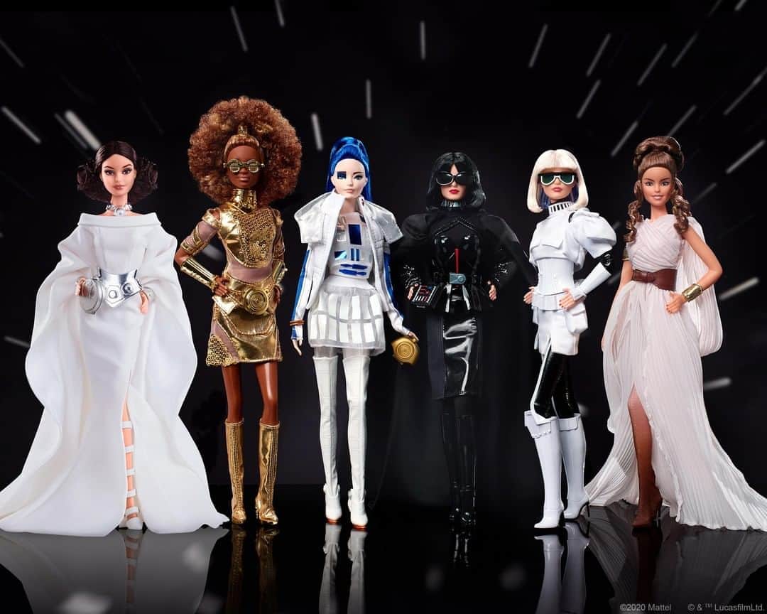 バービーさんのインスタグラム写真 - (バービーInstagram)「Out-of-this-galaxy looks. Runway-ready fashion. Shop the #StarWars x #Barbie collection now.」8月8日 1時34分 - barbie