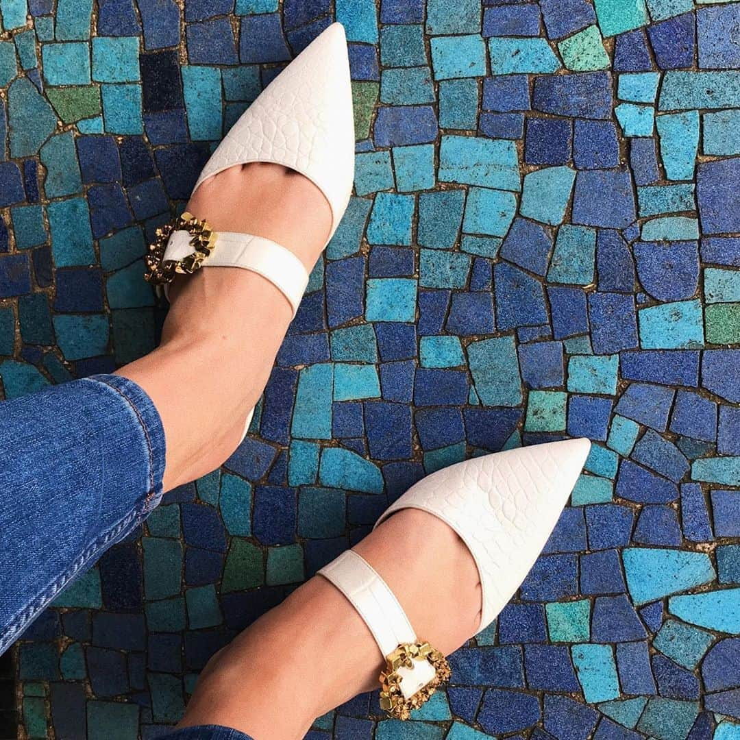 ルパートサンダーソンさんのインスタグラム写真 - (ルパートサンダーソンInstagram)「New to sale I Gem in White Croc Print I #Regram #Classics #SummerSale #SS20 #Mules #ShoeLove #ShoeAddict #DressUpFriday #FridayVibes #RupertSanderson」8月8日 1時30分 - rupertsanderson