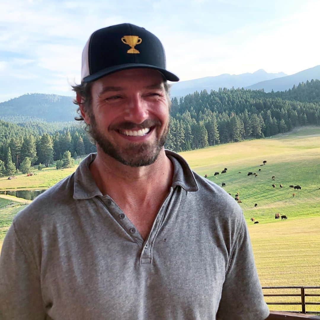 イアン・ボーエンのインスタグラム：「@emersonmiller is back.  He brought baby buffalo and crazy 8’s with him. * 🇧🇷 only makes excellence.」
