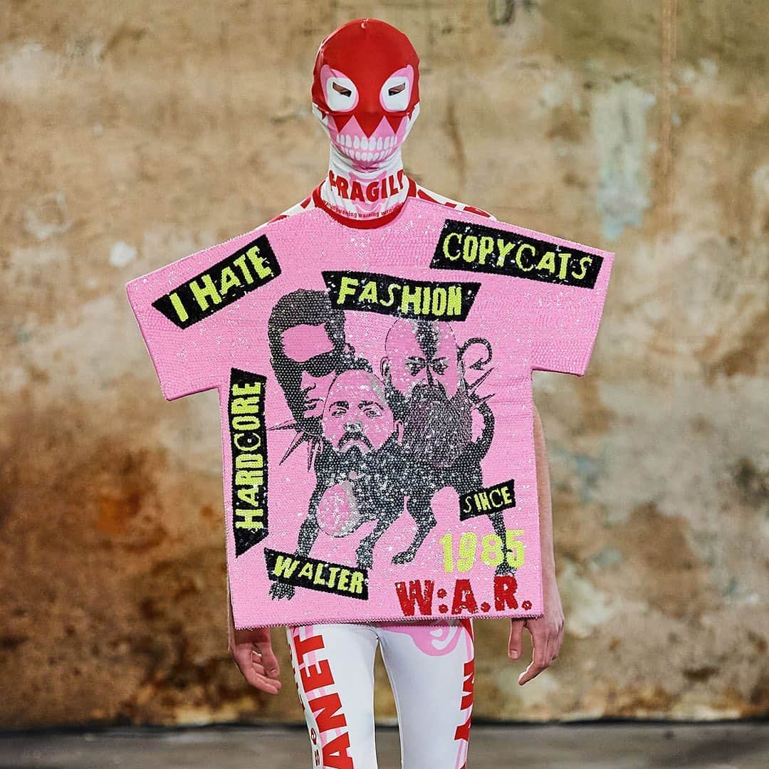 HYPEBEASTさんのインスタグラム写真 - (HYPEBEASTInstagram)「@hypebeaststyle: Following @virgilabloh's @louisvuitton Spring/Summer 2021 menswear presentation, Antwerp Six member @waltervanbeirendonckofficial has taken to social media to call out instances of what he and his fans decry as blatant imitation. Click the link in bio to read the full statement. ⁠⠀⁠⠀ Photo: Richard Bord/Getty Images, Louis Vuitton, Kim Weston Arnold/Indigitalimages.com, Yannis Vlamos, Indigital.tv, Alessandro Viero/Gorunway.com」8月8日 1時59分 - hypebeast