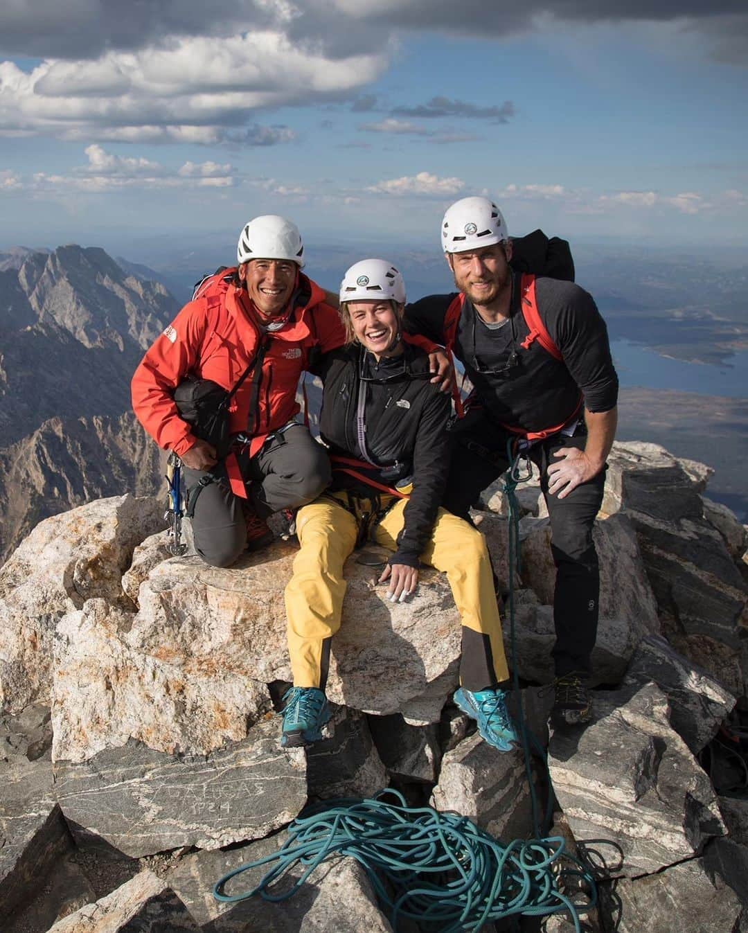 ジミー・チンさんのインスタグラム写真 - (ジミー・チンInstagram)「Always great to share the mountain stoke w friends. Epic week climbing in the Tetons w @brielarson and @risemovement last summer. A lot of people say they want to come climb the Grand. Few actually show up! Made a fun little home vid of our time. Might have been a little sandbagging involved 😂 Check it at Brie’s YouTube Channel. Link in bio.」8月8日 2時18分 - jimmychin