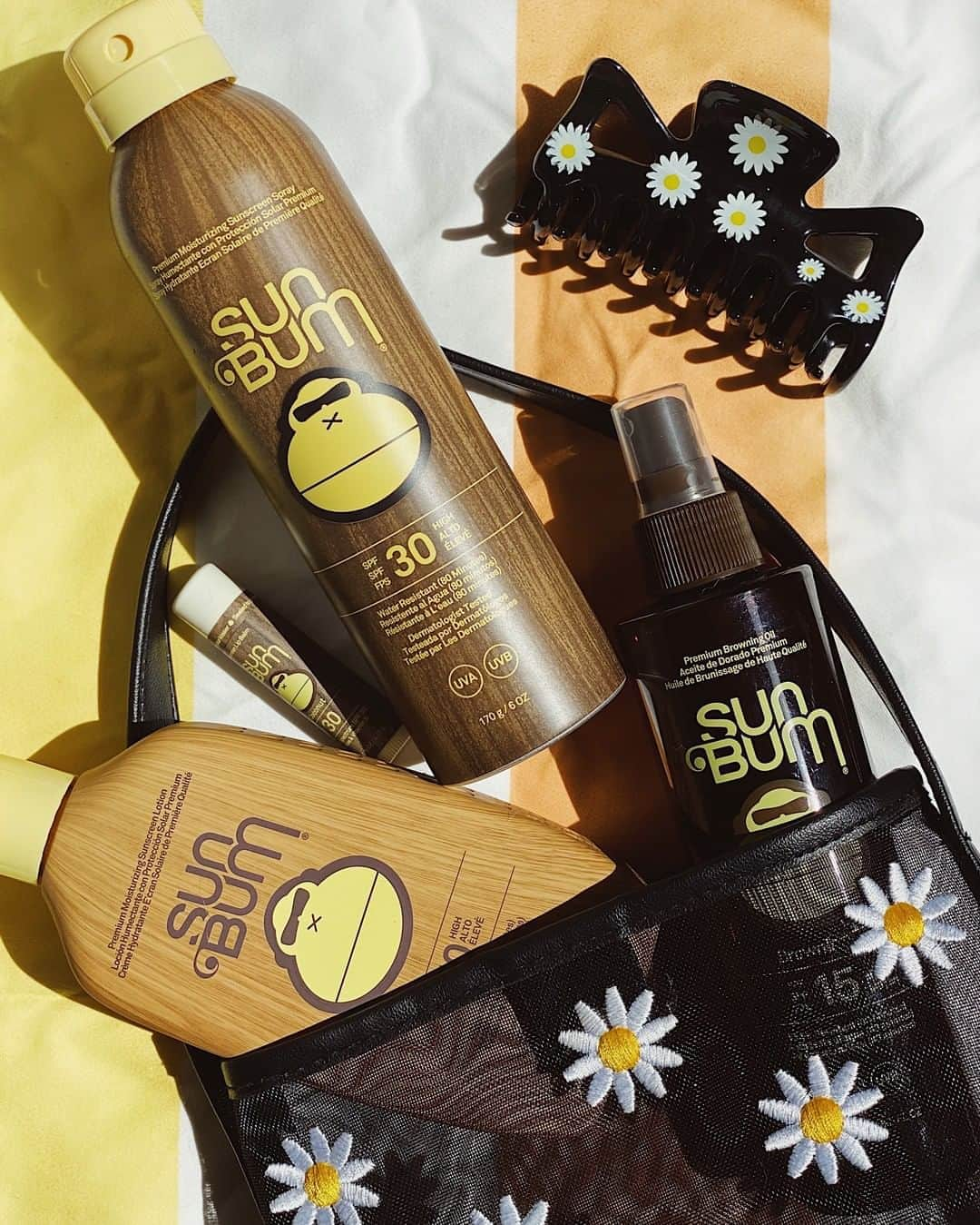 ASOSさんのインスタグラム写真 - (ASOSInstagram)「Ready for the next heatwave? Vegan-friendly sunscreen pros @sunbum have just dropped on ASOS! 🌞  🔍 Search 'Sun Bum' on ASOS 💅 More on @asos_faceandbody」8月8日 3時00分 - asos