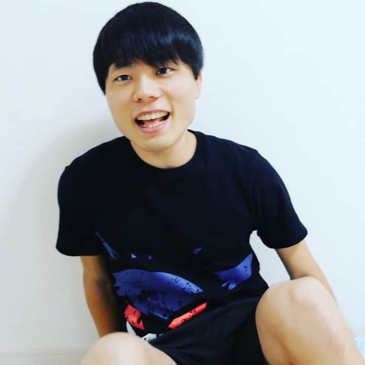 ブレイクスルー佐々木のインスタグラム：「今日から歌の練習します！ 採点お願いします！」