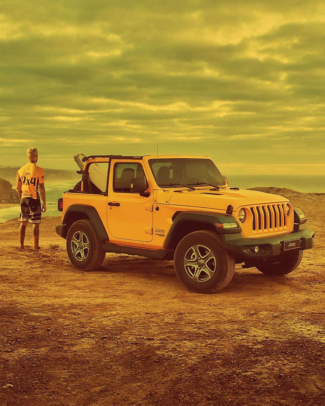 フィリッペ・トレドさんのインスタグラム写真 - (フィリッペ・トレドInstagram)「Finally… Stoked to get back on the water. Rumble at the Ranch is this weekend and all I’m seeing is yellow. @jeep #seeingyellow #jeepwsl #jeep #wsl #ad // Finalmente - Feliz demais por estar de volta as competições nesse final de semana no Surf Ranch e tudo que vejo é amarelo! @jeep @jeepdobrasil」8月8日 3時07分 - filipetoledo