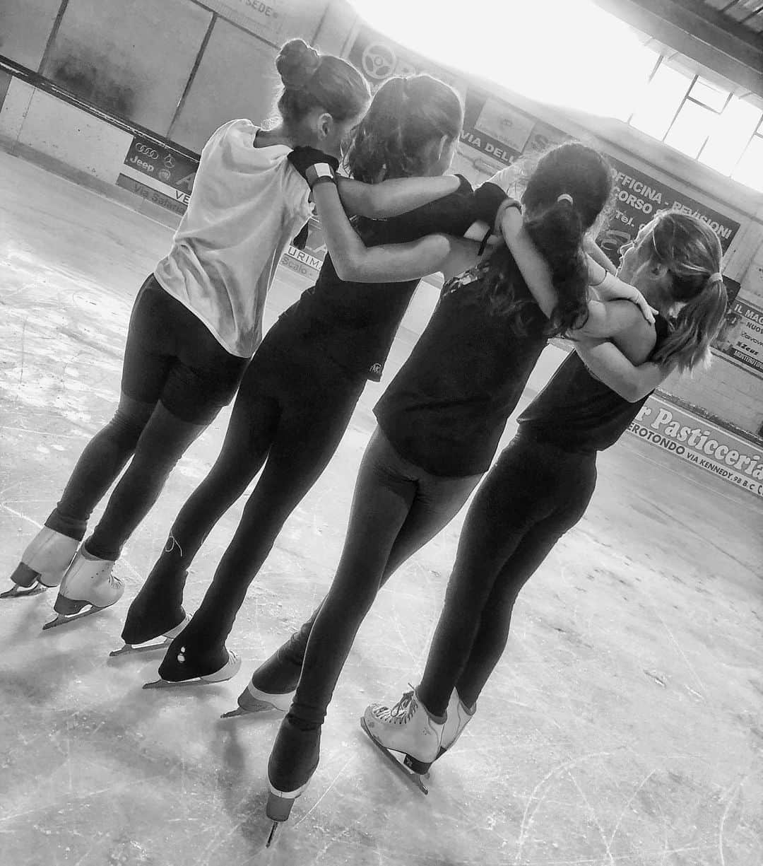 ヴァレンティーナ・マルケイのインスタグラム：「ROME: week 3  Excellence, friendship, respect: the core values of Olympism. ⛸💪🏻 Teach them young to strive to be better every day, to be the version of the athlete they want to be without being the copy of anyone else, to use their imagination, to dream big, to support each other, to enjoy the effort and to keep lit that fire of passion they have inside.  They are 10 years old and they have been my motivation every morning this summer.  It has been a huge responsibility to translate vision into reality, to empower them and to guide them... So far, the Toughest challenge of my life.  May they keep flying high with that smile, joy and motivation (that also keeps my fire lit) towards destinations they never expect to reach.  I thank them to have given me back the love for skating I had temporarily lost♥️ We grow by supporting and empowering each other.  #totheskyandbeyond #alwaysdreambig」