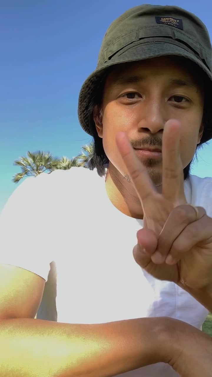 ショーン・エバリストのインスタグラム：「Just here to talk about my online dance program🔎🗝🚪🔐 Excited to share what this is all about and meet people from different parts of the world🌐 Thank you to all who have been supporting and showing interest. More in-depth information will be given to those that apply, the Linktree is in my bio:) Excited to connect. 🙏🏽 #selfexplorejourneywithin  . . . Self Explore created by me:)  In conjunction with @legacyentgroup  Supported by @movement.lifestyle」