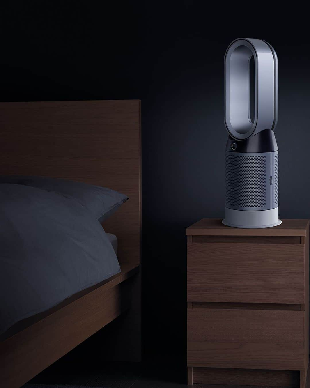 Dysonさんのインスタグラム写真 - (DysonInstagram)「Cool, soothing air to aid comfortable sleep. Control the heat with Dyson’s air treatment technology.  #dyson #dysonhome #purifyingfan #keepingcool #coolingdown #heatwave #coolair #pureair」8月8日 4時04分 - dyson